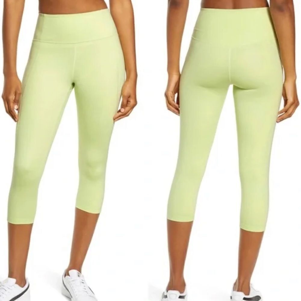 Girlfriend Collective High Waist Capri Leggings in Butterfly XS